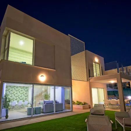 Paradise Villa *